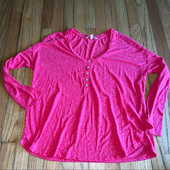 46 Victoria’s Secret sleep top - Picture 1 of 6